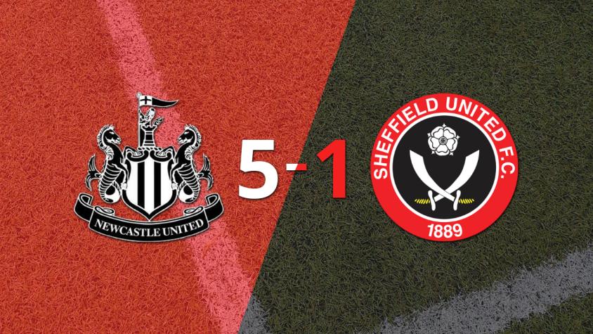Newcastle United goleó 5-1 a Sheffield United con doblete de Alexander Isak