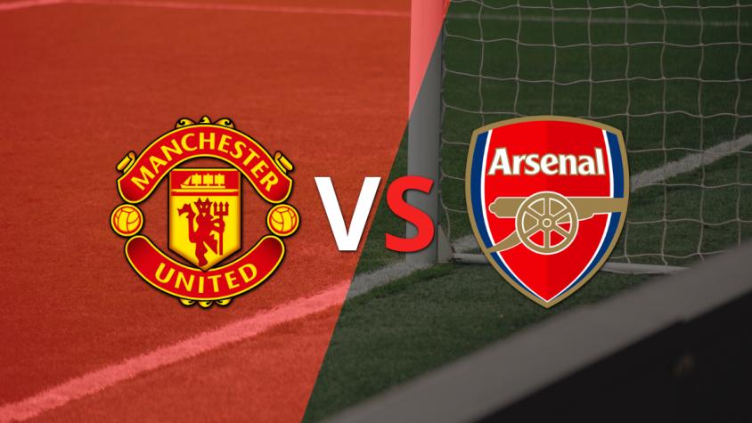 Comienza el partido entre Manchester United y Arsenal en el estadio Old Trafford