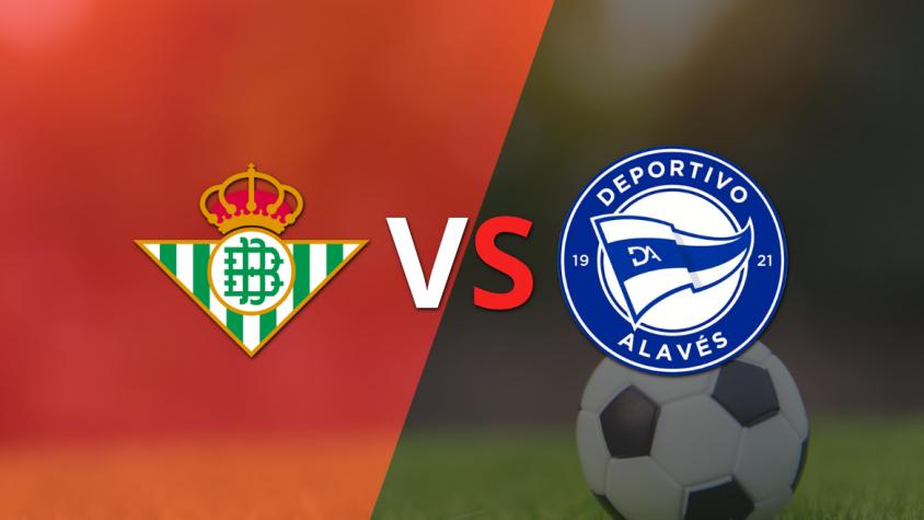 Con un empate en 0, empieza el segundo tiempo entre Betis y Alavés