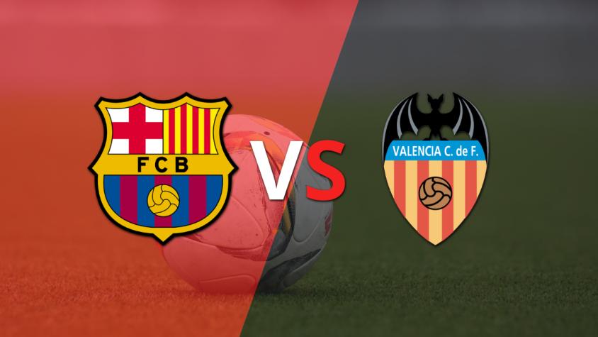 Comienza el juego entre Barcelona y Valencia en el Estadio Olímpico Lluís Companys