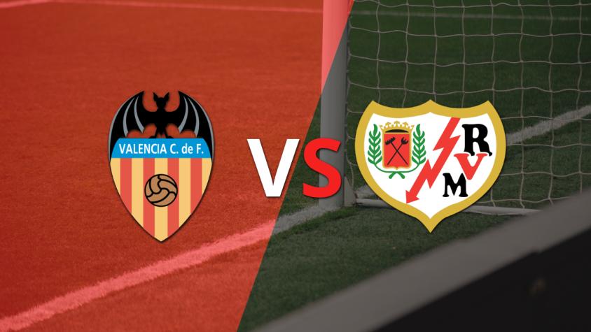 Comienza el partido entre Valencia y Rayo Vallecano en el estadio Mestalla