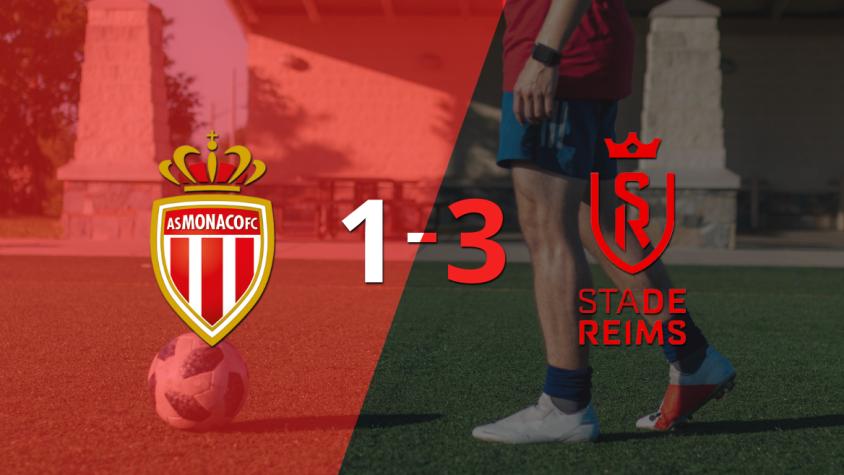Stade de Reims consiguió una importante victoria de visitante al derrotar a Mónaco por 3 tantos a 1