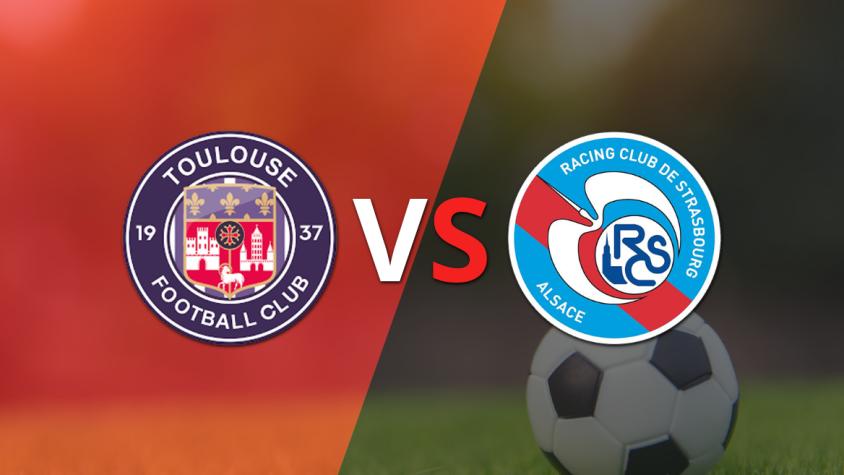 Con un empate en 0, empieza el segundo tiempo entre Toulouse y RC Strasbourg