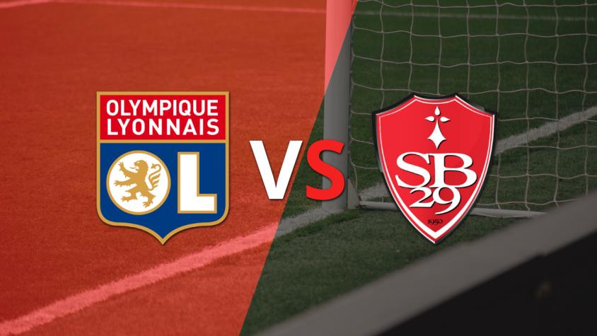 Olympique Lyon convierte e iguala 3-3 ante Stade Brestois
