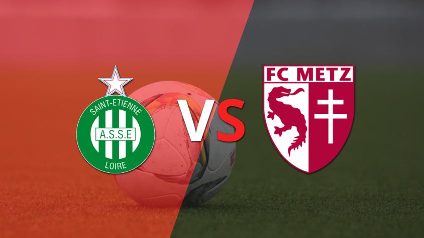 Saint Etienne y Metz buscan el gol que desempate el encuentro en el segundo tiempo