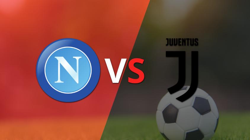 Napoli le está ganando a Juventus en el estadio Diego Armando Maradona