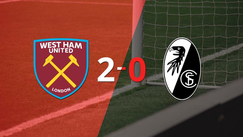 En su casa, West Ham United le ganó a Friburgo por 2-0