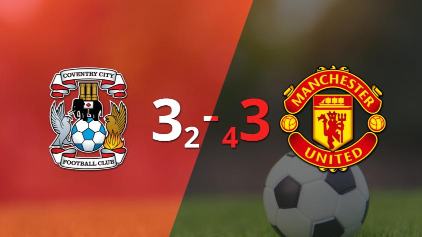 Manchester United gana por penales y es finalista