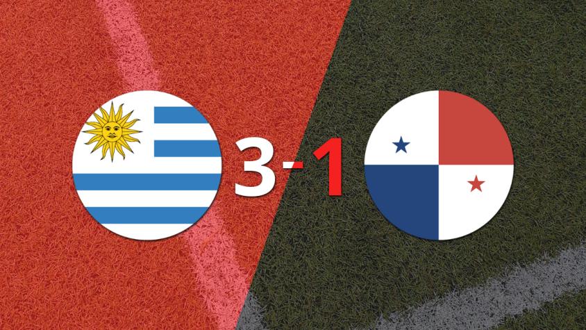Uruguay superó por 3-1 a Panamá como local
