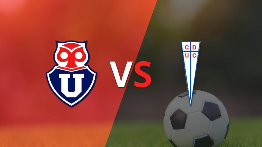 Al comienzo del segundo tiempo, Universidad de Chile y U. Católica empatan 1-1