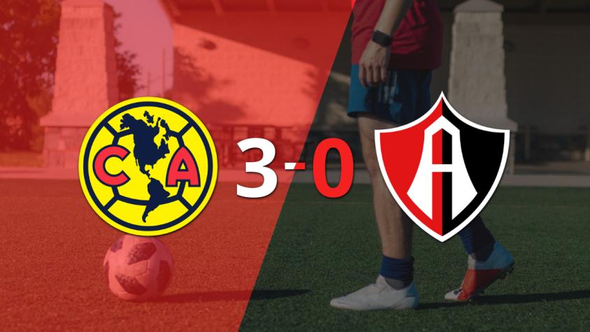 Club América golea 3-0 a Atlas