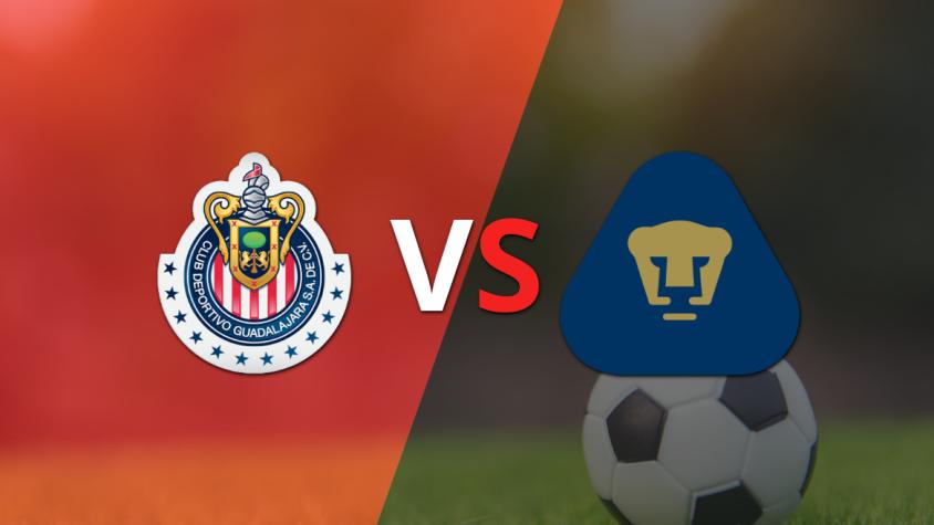 Con un empate en 0, empieza el segundo tiempo entre Chivas y Pumas UNAM