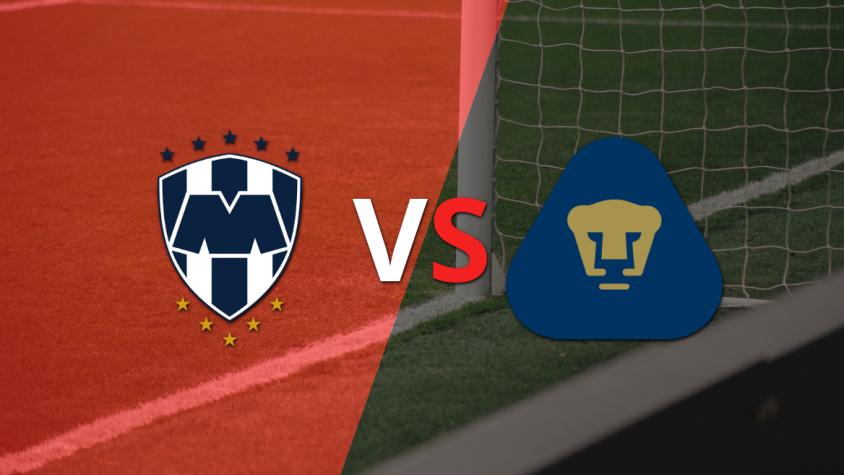 CF Monterrey se adelanta 1 a 0 frente a Pumas UNAM