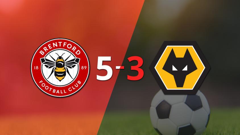 Wolverhampton no pudo hacer frente al poderío de Brentford y terminó perdiendo por 5-3