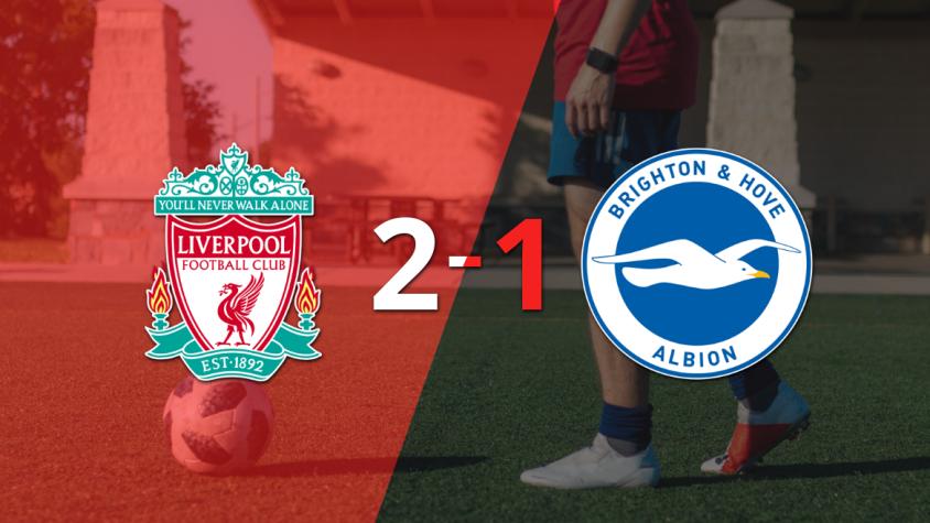 Liverpool logró dar vuelta el marcador y vencer 2-1 a Brighton and Hove