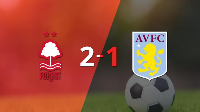 Nottingham Forest se lo dio vuelta a Aston Villa y le ganó 2 a 1 con gol agónico