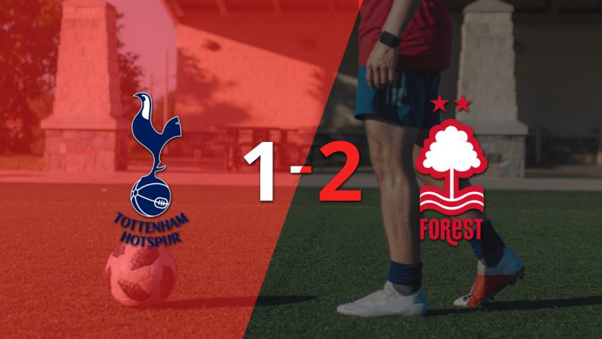 Nottingham Forest se lleva la victoria por 2 a 1 con un gol agónico en un reñido partido 