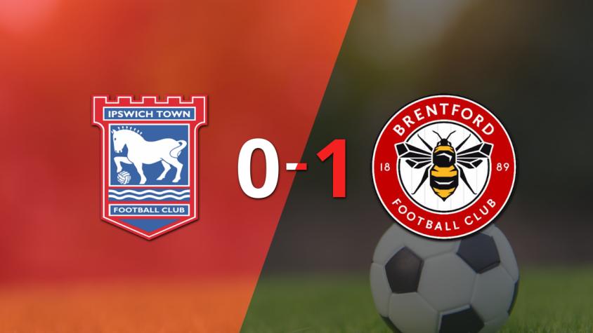 Ipswich Town cayó frente a Brentford 1-0 con un gol de Kevin Schade