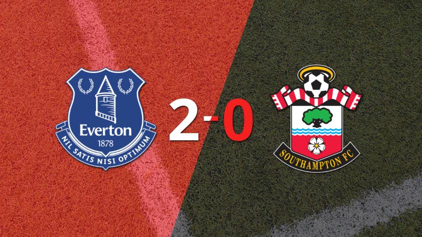Everton superó a Southampton con dos tantos de Iliman Ndiaye