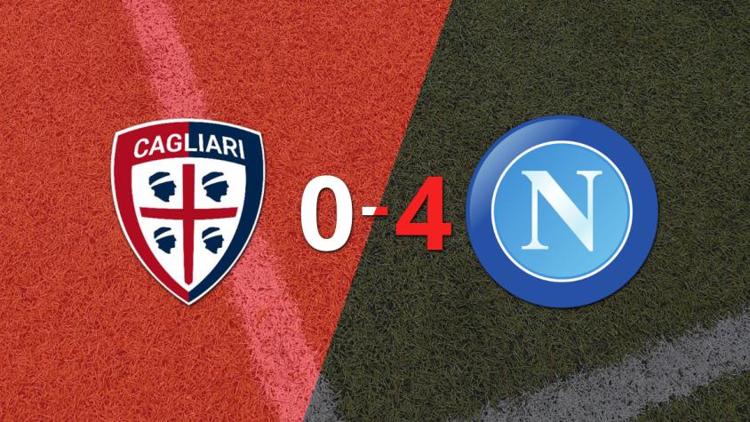 Napoli no tuvo piedad y goleó 4 a 0 a Cagliari