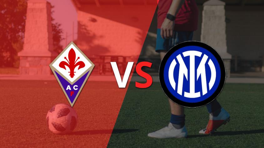 Ya rueda el balón entre Fiorentina e Inter en el estadio Artemio Franchi