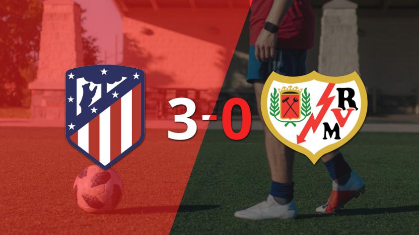 Atlético de Madrid fue contundente y goleó 3-0 a Rayo Vallecano