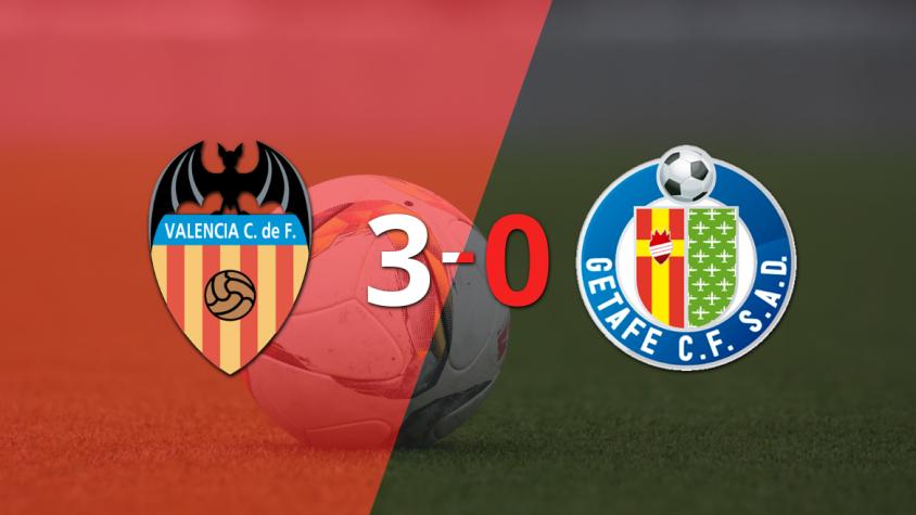Valencia fue imparable y goleó 3 a 0
