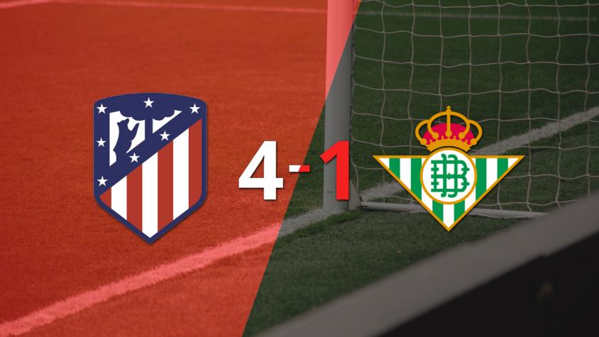 Betis cayó ante Atlético de Madrid con dos goles de Julián Álvarez