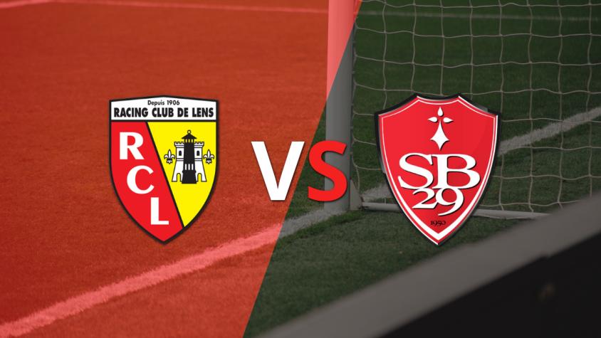 Lens es superior a Stade Brestois y lo vence por 2-0