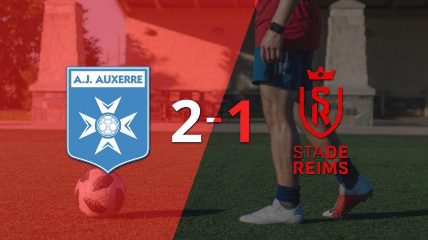 Auxerre asegura la victoria al vencer 2-1 a Stade de Reims con un gol agónico