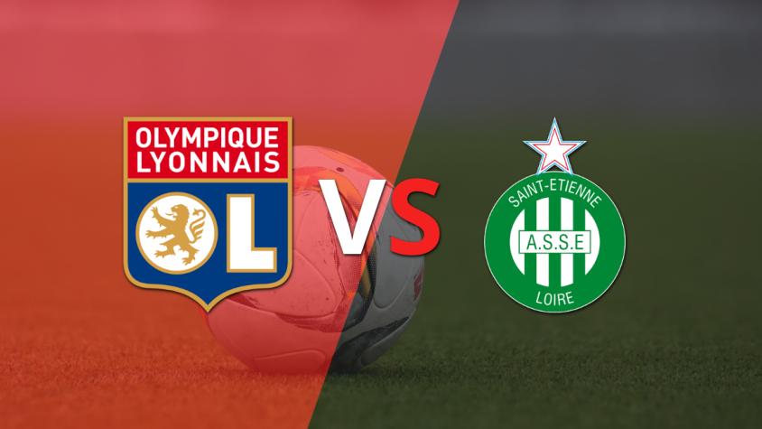 Olympique Lyon busca mantener la ventaja ante Saint Etienne en la etapa complementaria