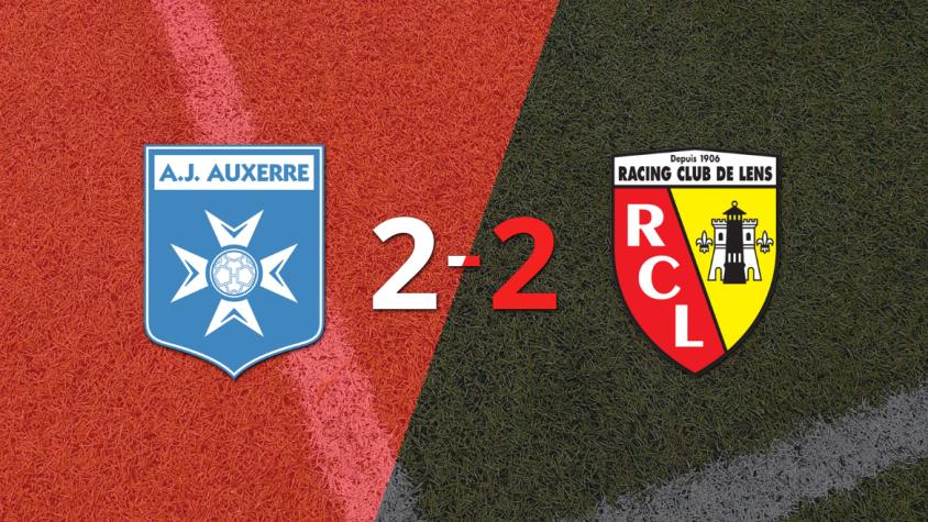 Auxerre empató 2-2 con Lens