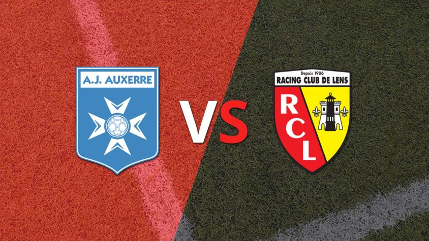 Lens vence parcialmente 1-0 a Auxerre