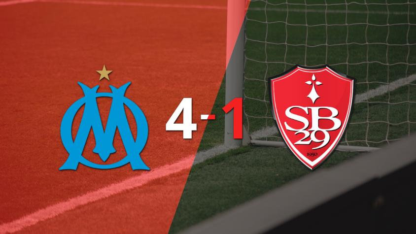 Stade Brestois no opuso resistencia y fue goleado por Olympique de Marsella con hat-trick de Amine Gouiri