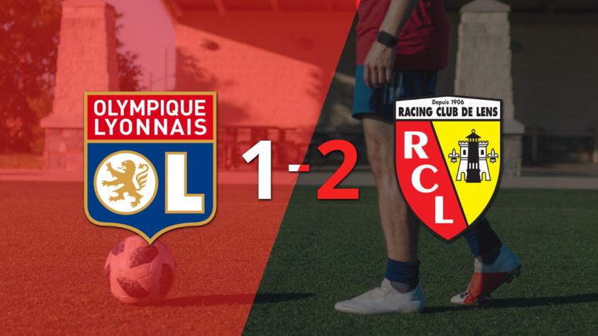 Lens consigue una estrecha victoria de 2 a 1 sobre Olympique Lyon con un gol agónico