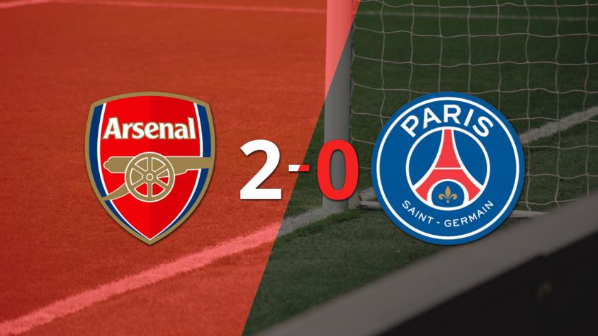 Arsenal le ganó como anfitrión a PSG por 2-0