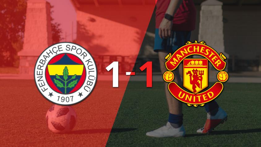 Fenerbahçe y Manchester United se reparten los puntos y empatan 1-1