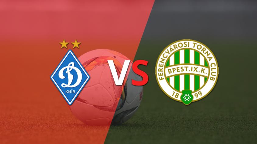 Ferencváros golea a Dynamo Kyev en el estadio Volksparkstadion