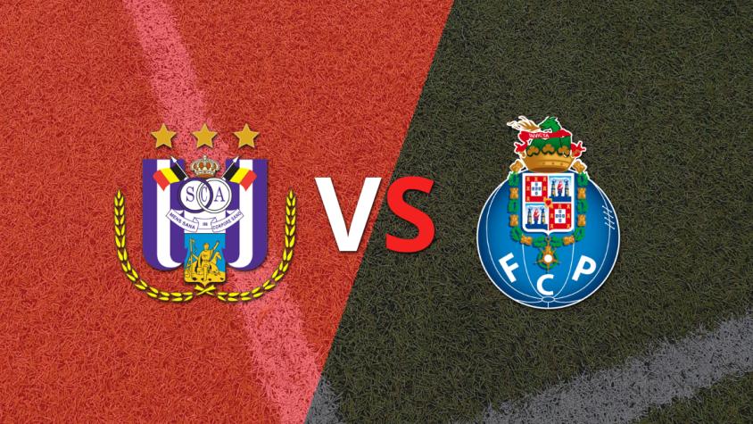 Anderlecht anota para el empate 2-2 frente a Porto