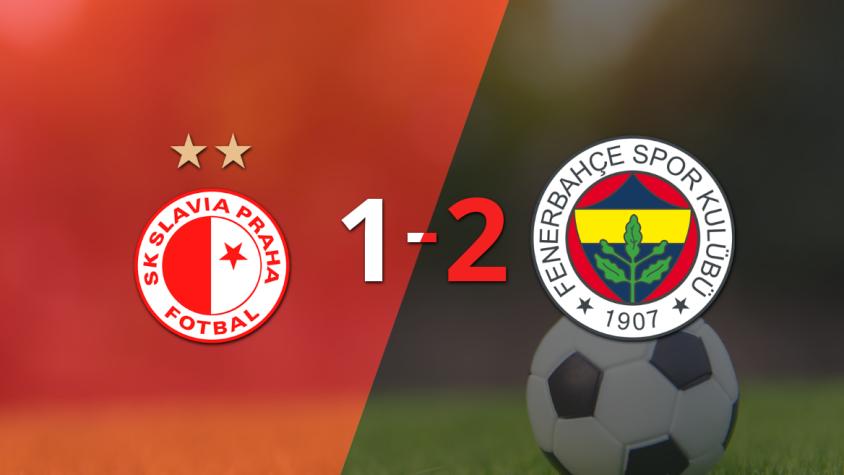 Fenerbahçe se lo dio vuelta a Slavia Praga y le ganó 2 a 1