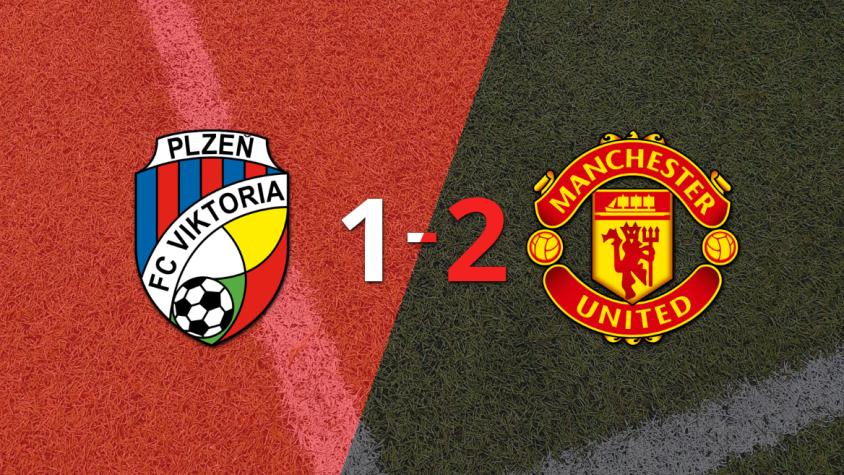 Manchester United logra remontada y gana 2-1 a Viktoria Plzen con un gol agónico