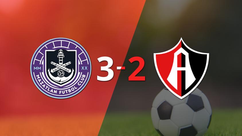 Mazatlán venció por 3-2 a Atlas en un duelo lleno de goles