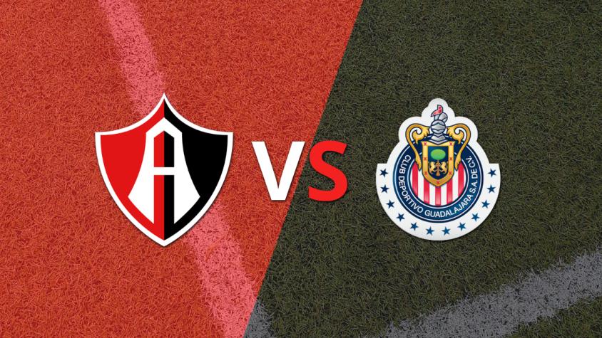 Se juega el segundo tiempo buscando el desempate entre Atlas y Chivas