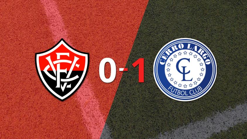 Cerro Largo ganó por 1-0 a Vitória con el gol de Facundo Peraza