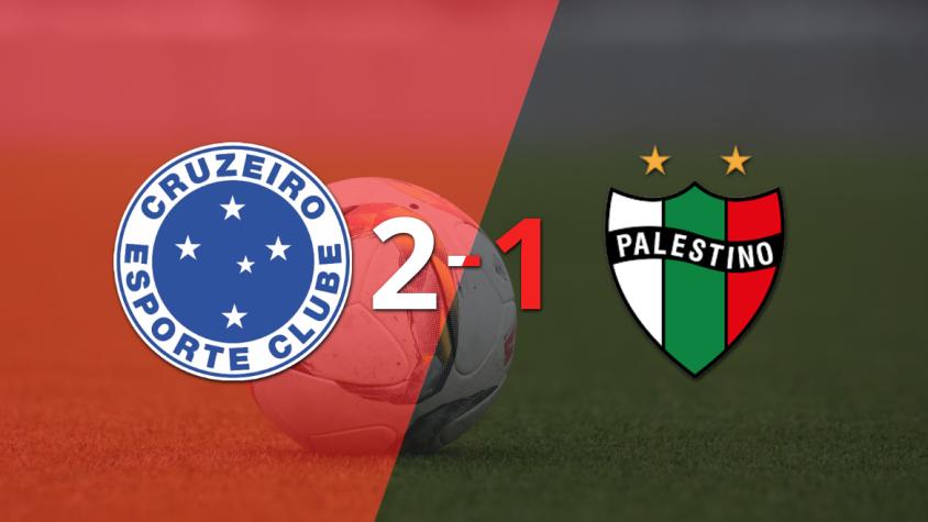 Cruzeiro se impone con remontada 2-1 sobre Palestino, tras un gol agónico