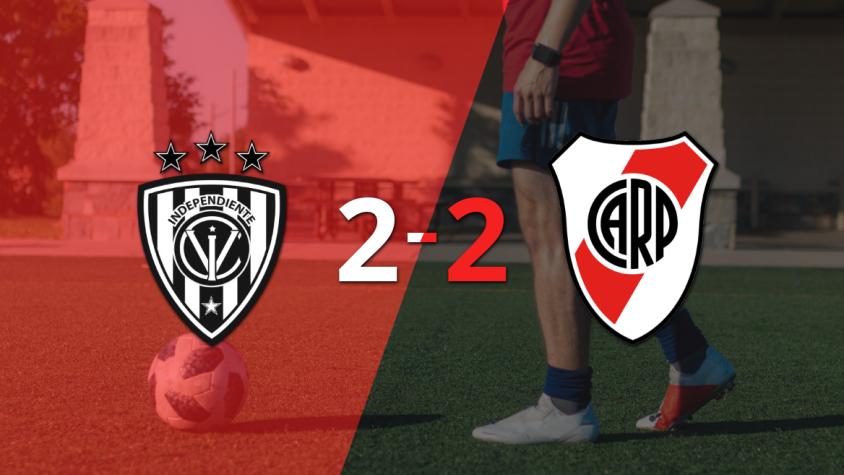Independiente del Valle empató 2-2 ante River Plate con doblete de Claudio Paul Spinelli
