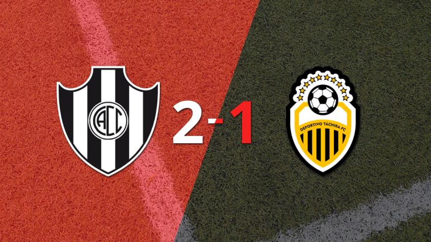 Central Córdoba (SE) obtiene una victoria 2-1 contra Táchira