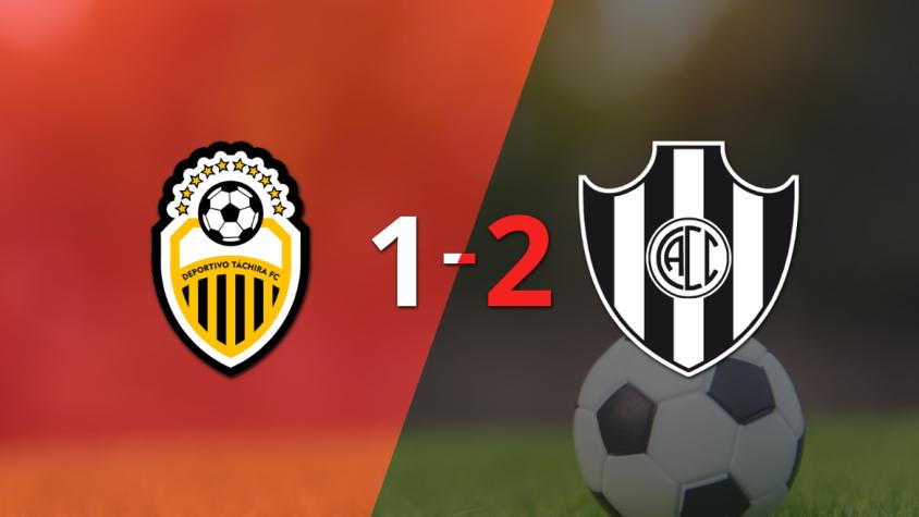 Táchira no logró superar la firmeza de Central Córdoba (SE) y cayó 2 a 1