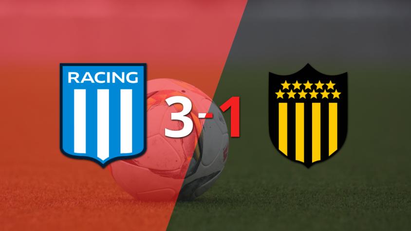 Con un marcador 3 a 1, Racing Club derrotó a Peñarol y quedó en Cuartos de Final