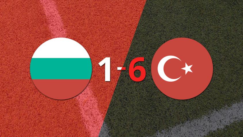 Turquía goleó 6-1 a Bulgaria con doblete de Kenan Yildiz